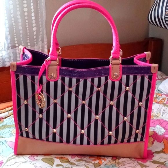 💖💜Most Treasured HENRI BENDEL Bag in my Collection💖💜 Rare and Lovely! - Picture 1 of 15